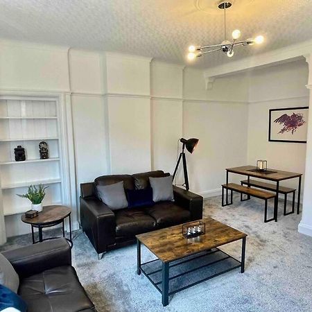 Large 2 Bed Near Glasgow Airport พาสเลย์ ภายนอก รูปภาพ