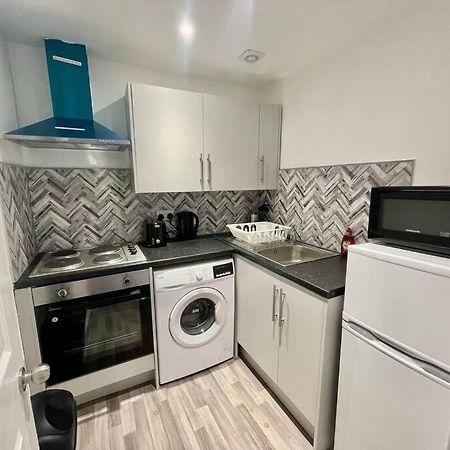 Large 2 Bed Near Glasgow Airport พาสเลย์ ภายนอก รูปภาพ
