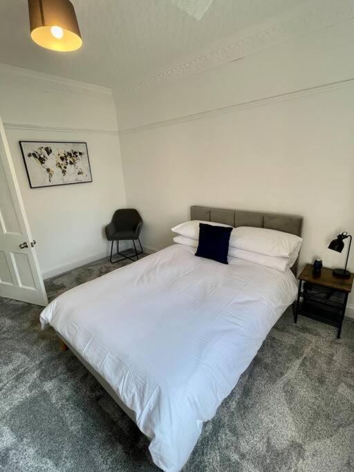 Large 2 Bed Near Glasgow Airport พาสเลย์ ภายนอก รูปภาพ