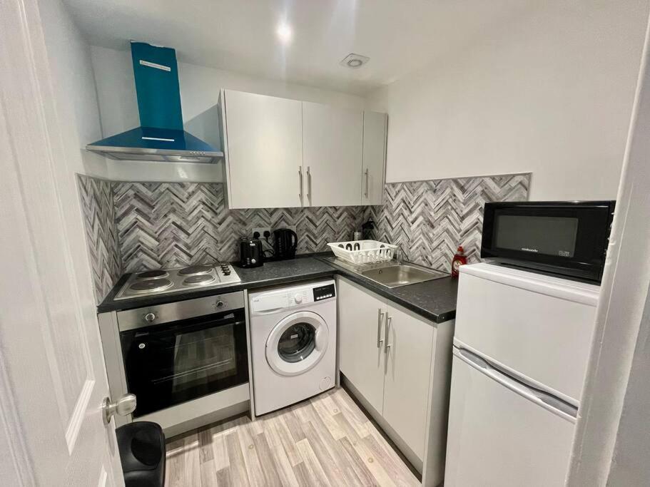 Large 2 Bed Near Glasgow Airport พาสเลย์ ภายนอก รูปภาพ